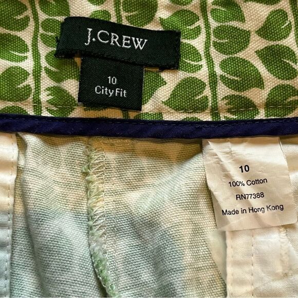 J. Crew Women's City Fit Shorts Cotton Size 10 Green/Cream Leaves - Picture 3 of 6